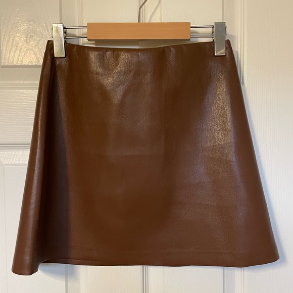 Aritzia Wilfred A-line vegan leather mini in cognac, size 2 - Picture 2 of 5
